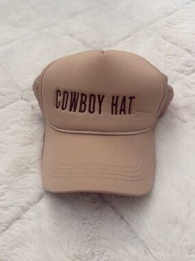 BNWT 'COWBOY HAT' Trucker Cap